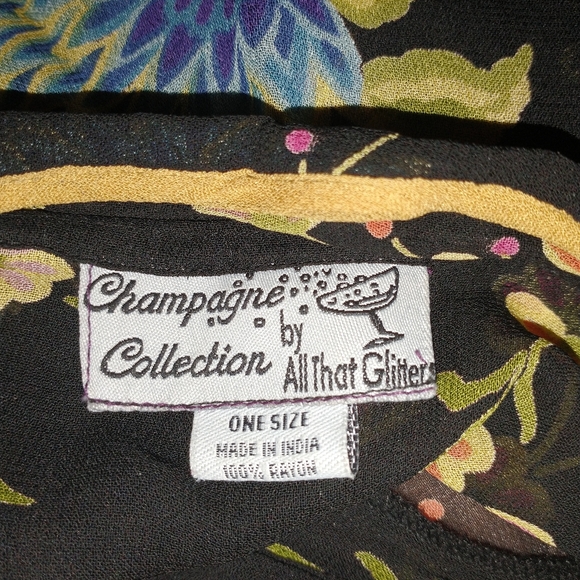 Champagne Collection oriental style blouse. - Picture 2 of 6